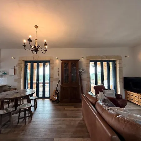 Villa Pantazi House *